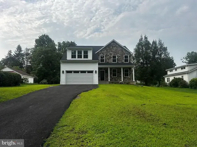 111 N Shady Retreat Rd, Doylestown