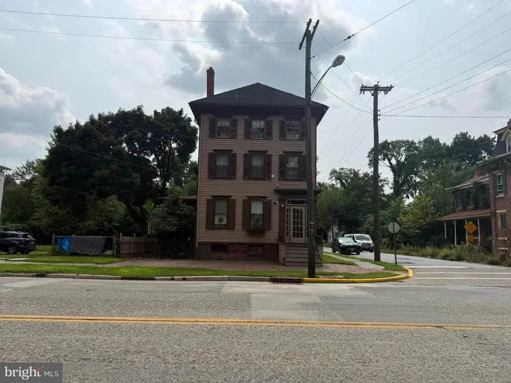 81 W Broadway, SALEM