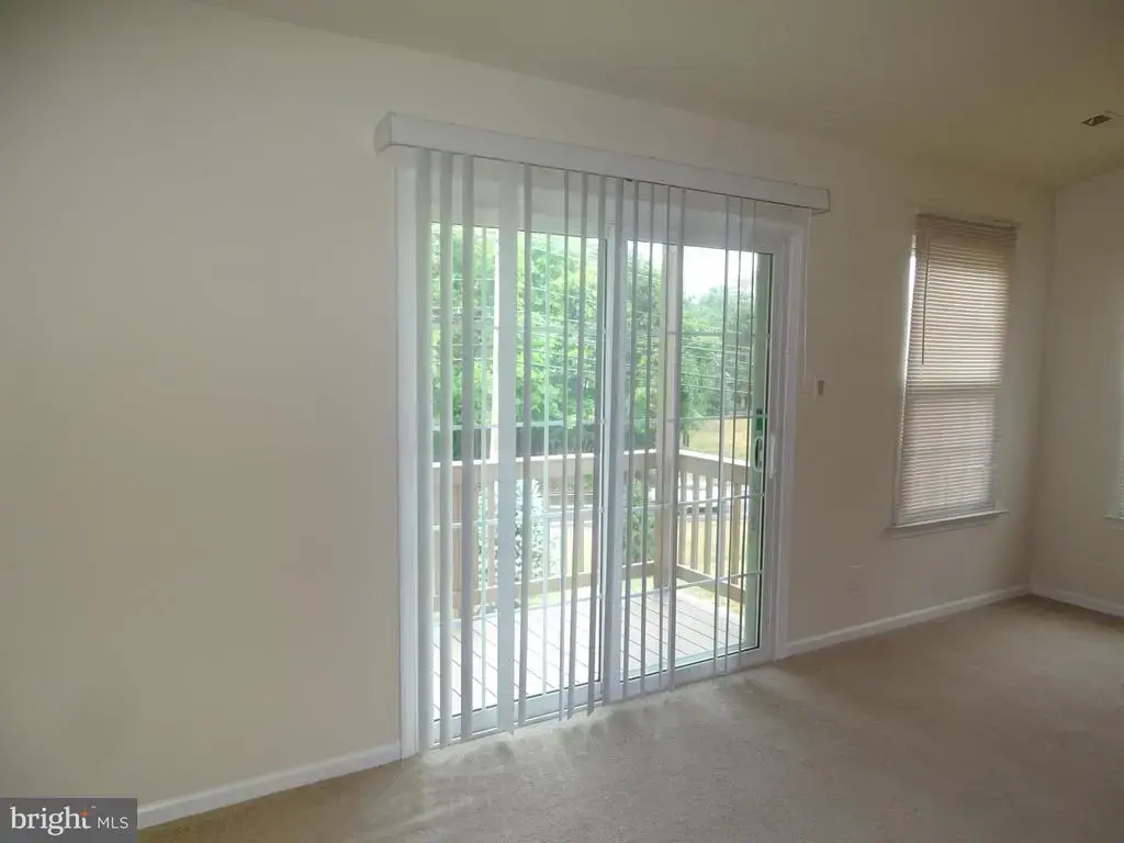 1404 Beacon Hill Dr, SOUTHAMPTON