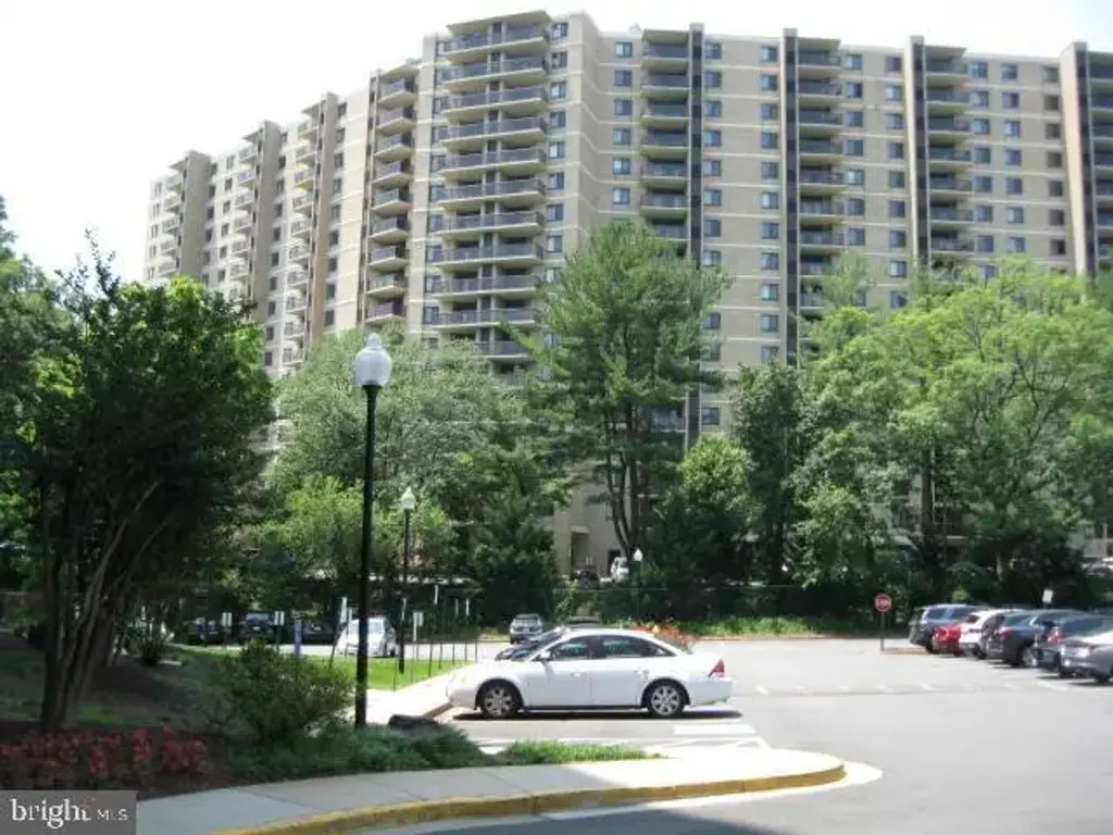 309 Yoakum Pkwy #1605, ALEXANDRIA