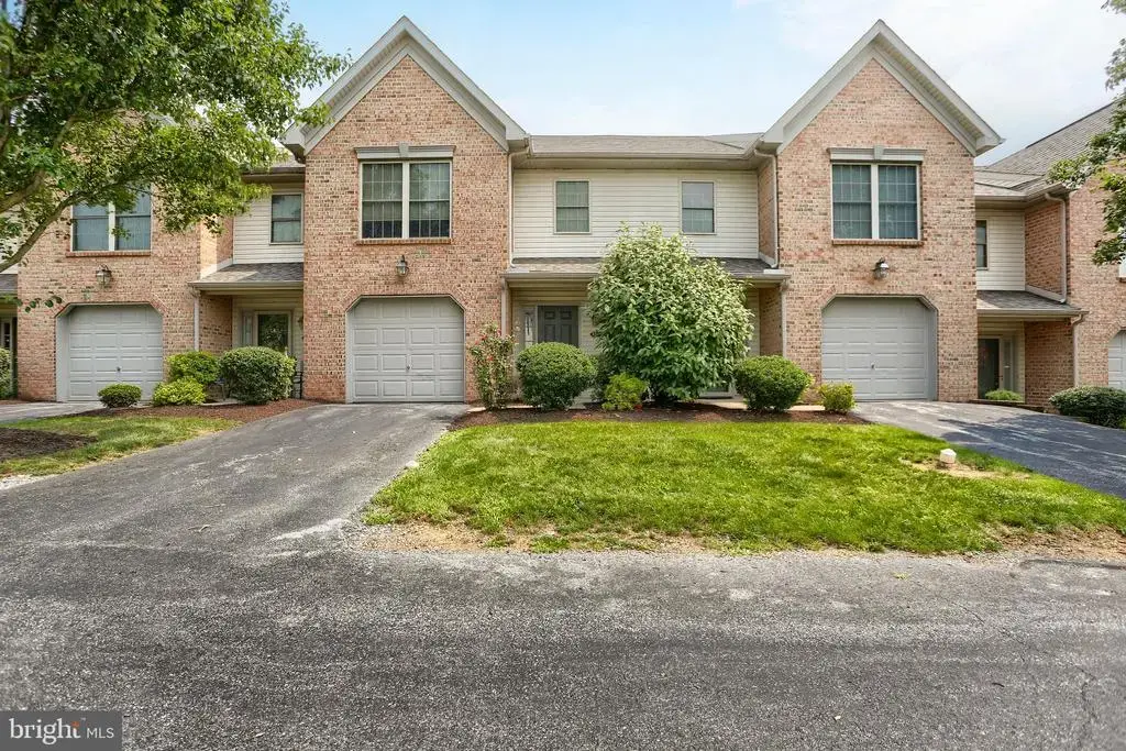 453 Waverly Woods Dr, HARRISBURG