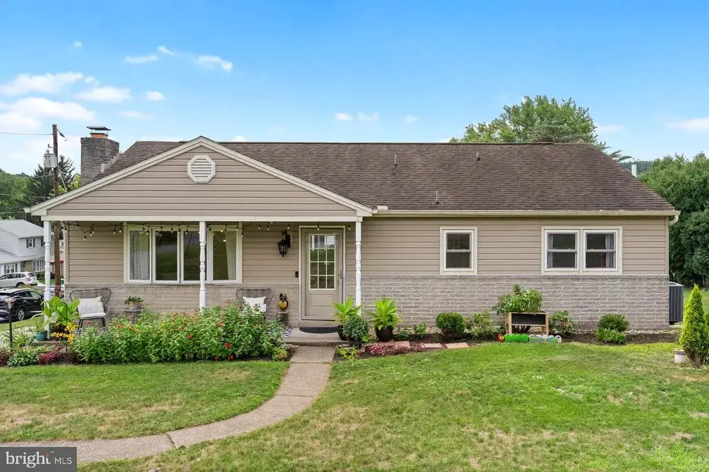 1200 Wheatfield Dr, HARRISBURG