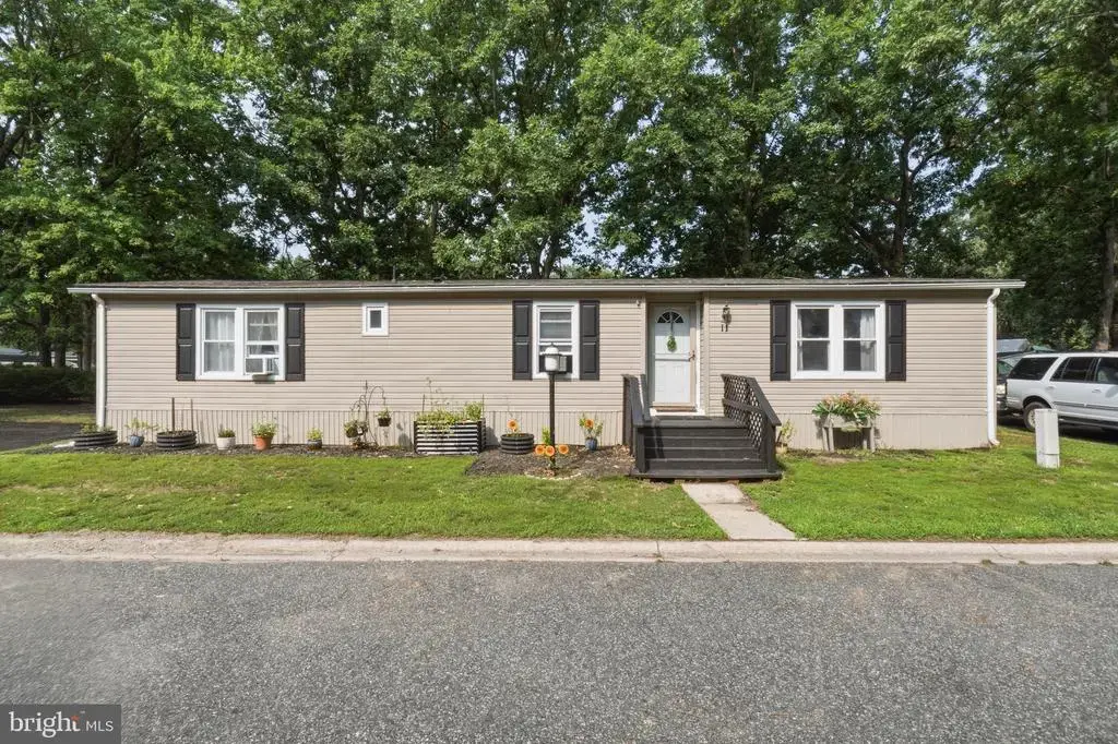 11 Hazelwood Dr, ELMER