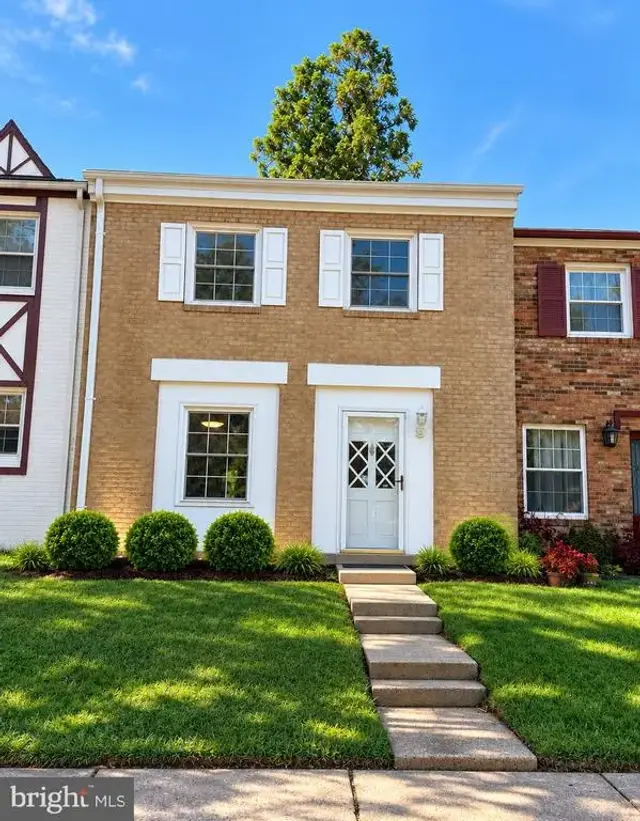 14812 London Towne Sq, Centreville