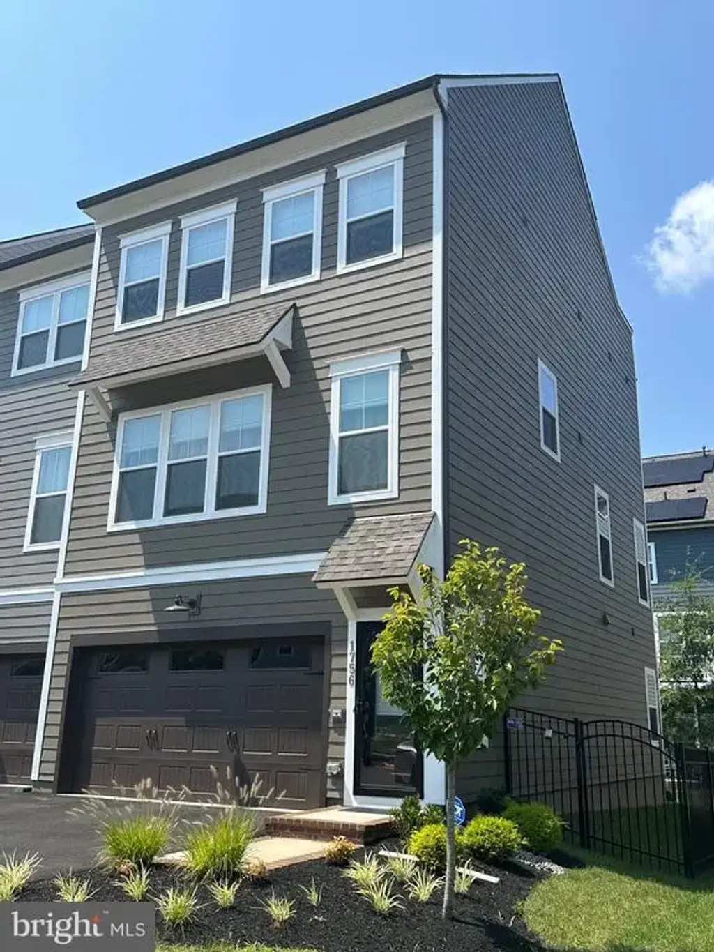 1756 Blue Spruce St, DUMFRIES