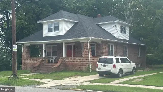 229 N Front St, Seaford