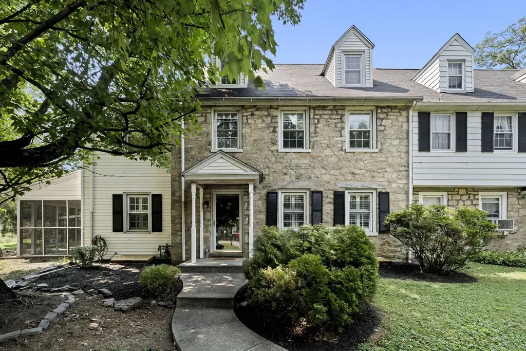 1401 Surrey Ln, WYNNEWOOD