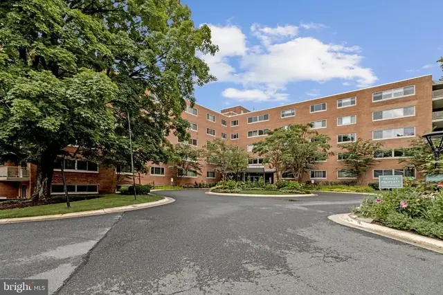 5100 Dorset Ave #414, Chevy Chase