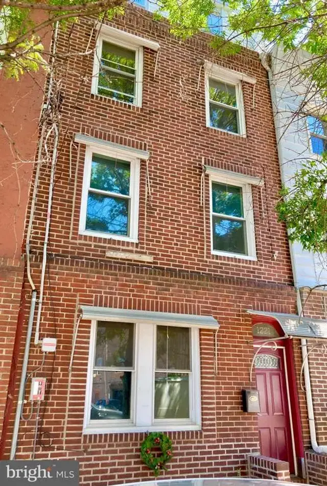 1221 S 8th St, Philadelphia