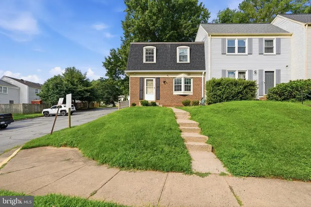 3158 Ellenwood Dr, FAIRFAX