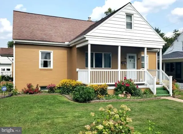 327 Highlawn Ave, Elizabethtown