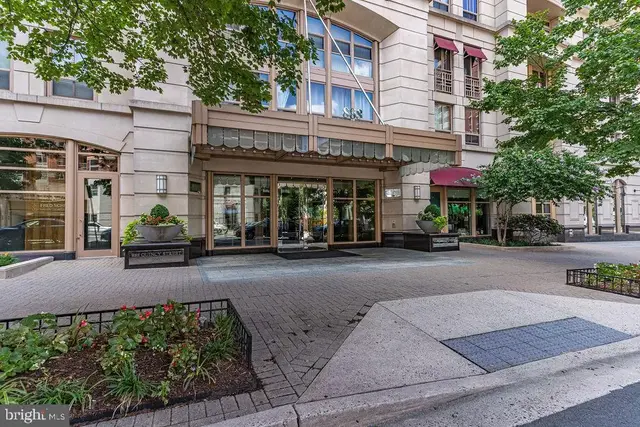 888 N Quincy St #707, Arlington