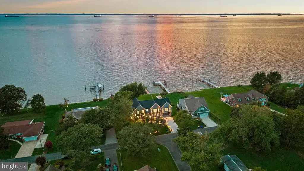 414 Bay Dr, STEVENSVILLE