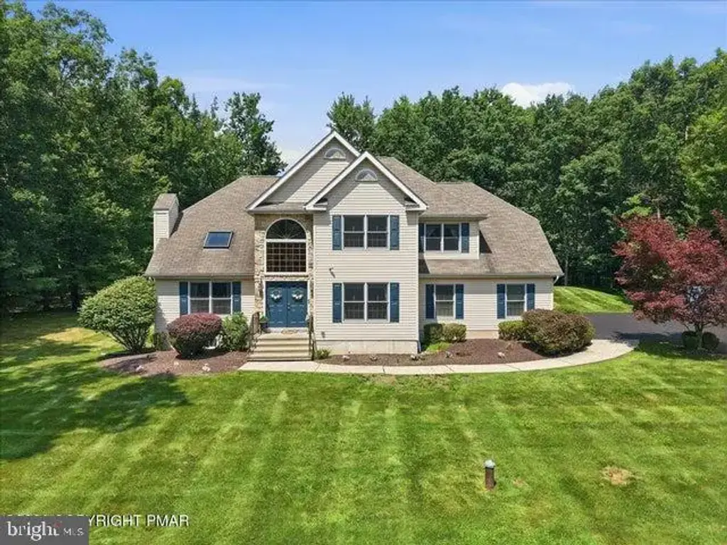 1220 Overlook Ct, SAYLORSBURG