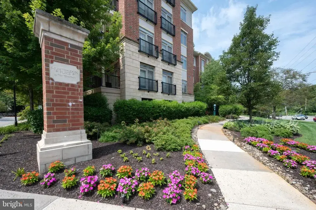 208 Carson Ter, HUNTINGDON VALLEY