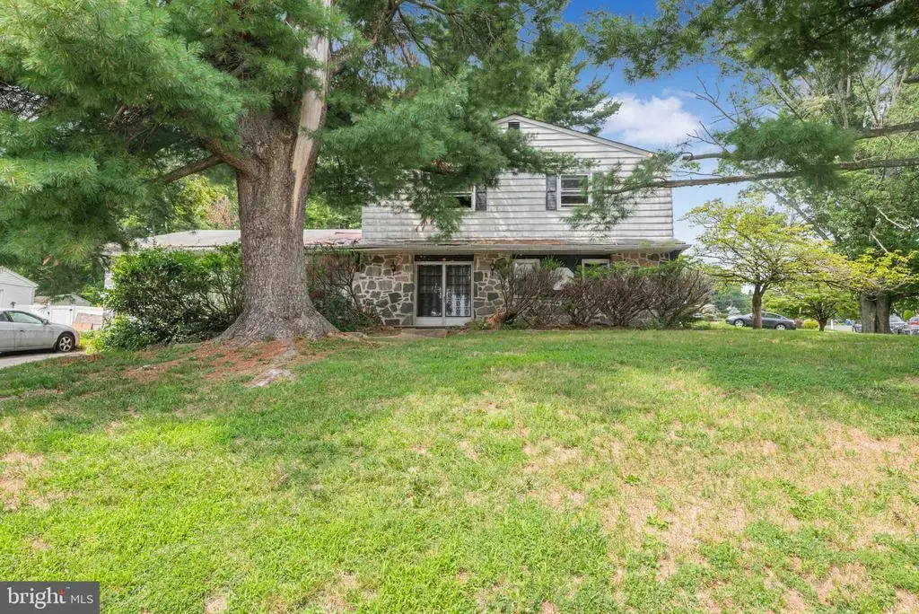 9096 Pine Rd, PHILADELPHIA