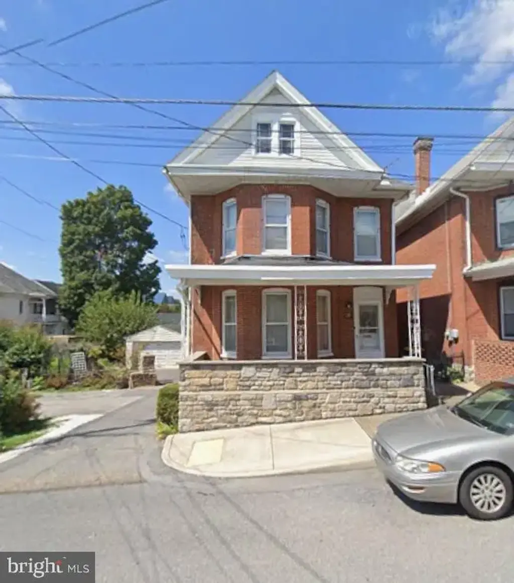 28 S Grant St, WAYNESBORO