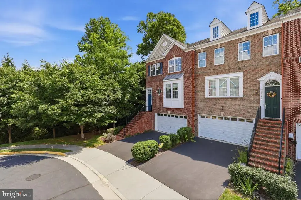 20200 Center Brook Sq, STERLING