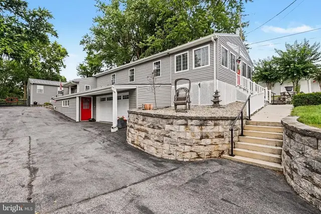 236 Spanglers Mill Rd, New Cumberland