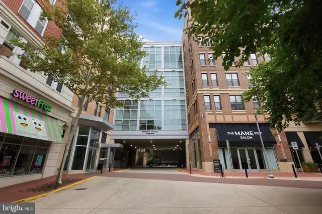 444 W Broad St #436, Falls Church
