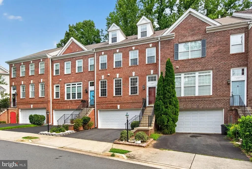 4749 Thornbury Dr, FAIRFAX