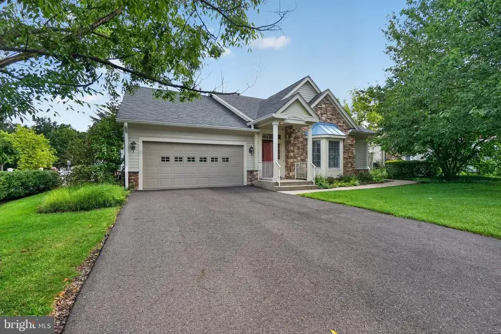 2 Azalea Ct, PRINCETON