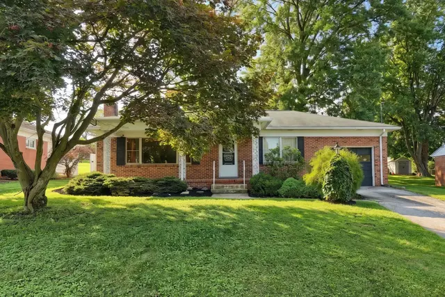22 Crestview Dr, York