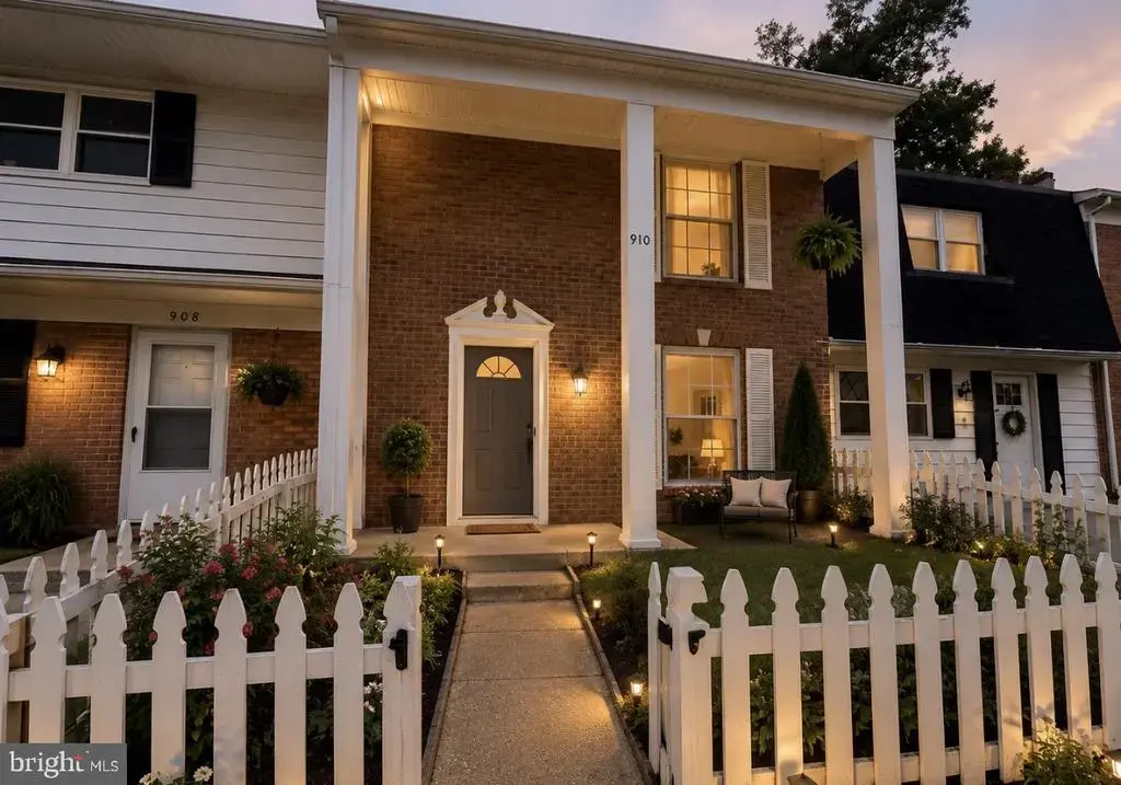 910 Anvil Rd, FREDERICKSBURG