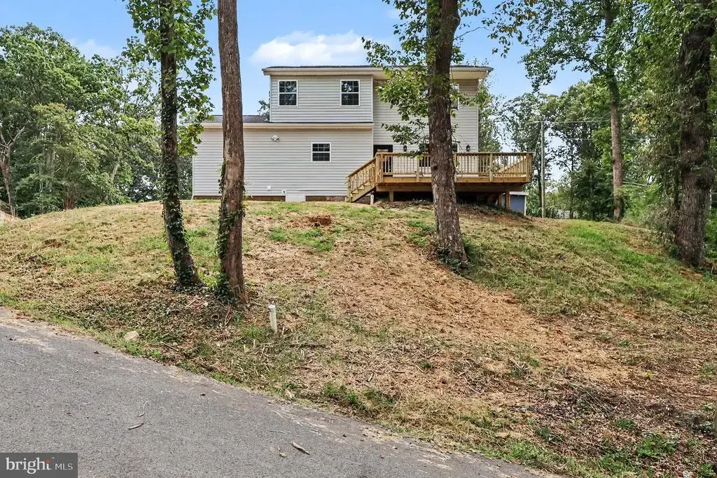 3179 Oakmont Ave, TRIANGLE
