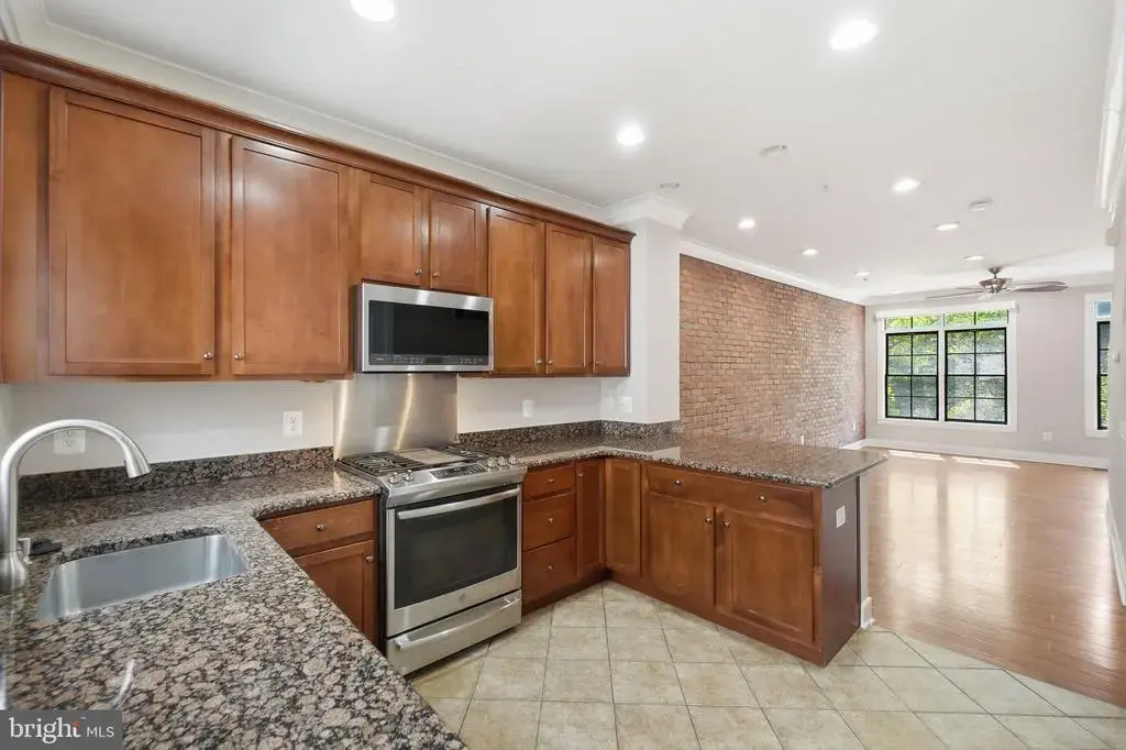 4404 Longfellow St, HYATTSVILLE