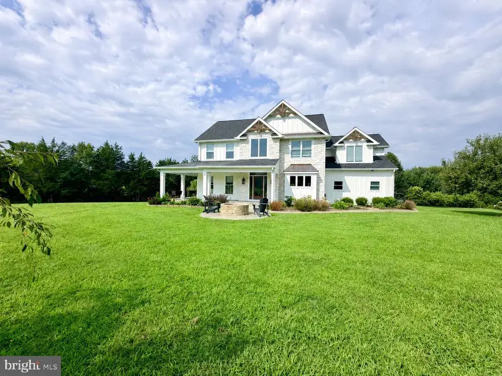 7154 Cornfield Ln, RHOADESVILLE