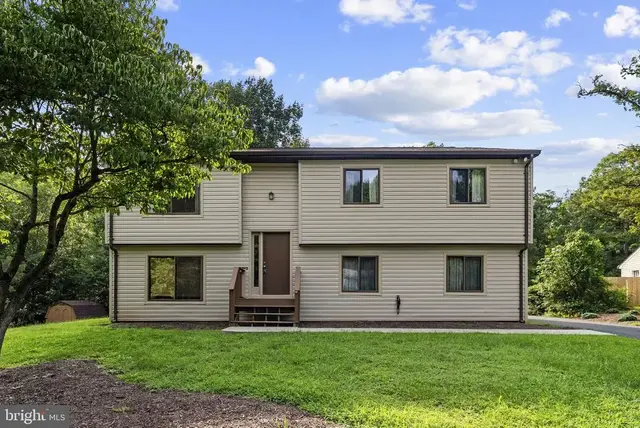 7179 Sunrise Ct, Warrenton