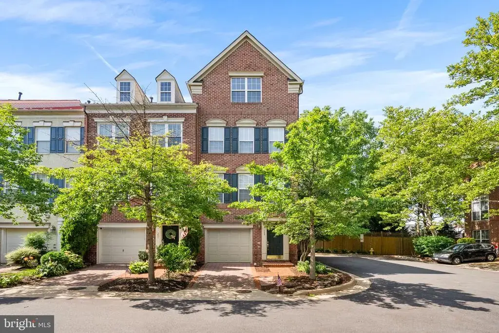 349 Livermore Ln, ALEXANDRIA