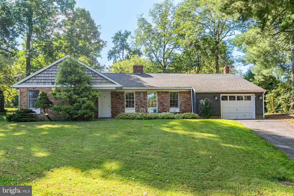 9 Northfield Ct, LAMBERTVILLE