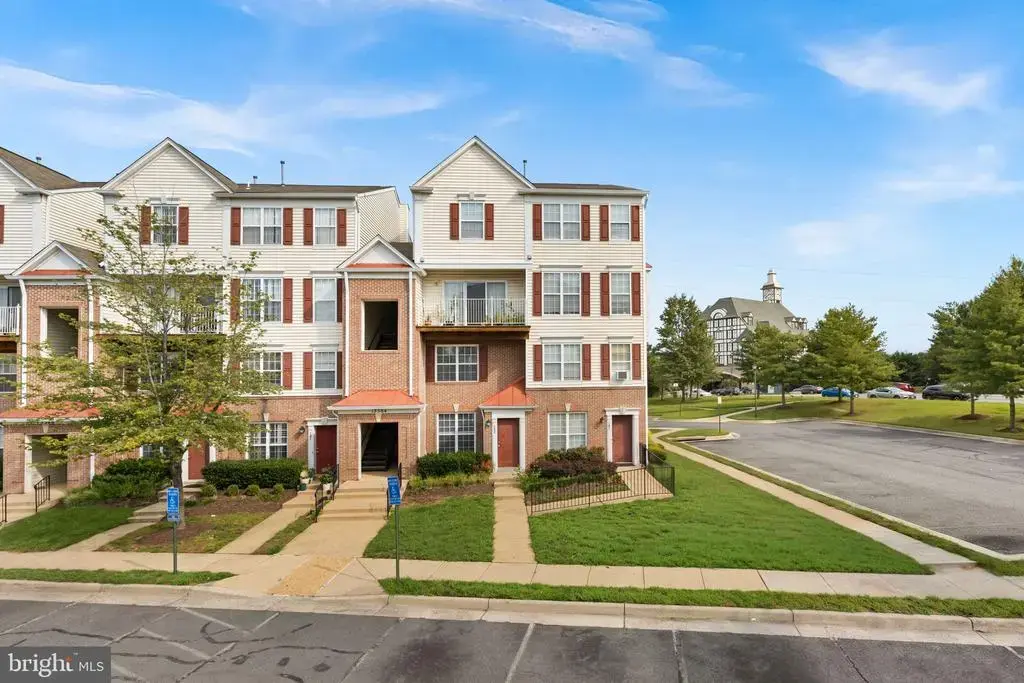 13384 Spofford Rd #102, HERNDON