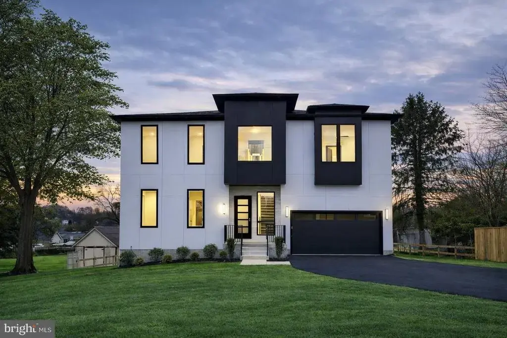 2613 Beacon Hill Rd, ALEXANDRIA