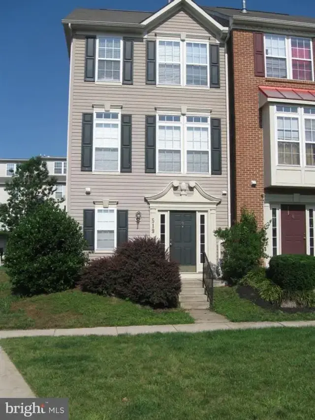 519 Eisenhower Dr, Frederick