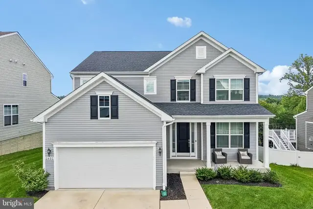 2402 Connor Cir, Mount Airy