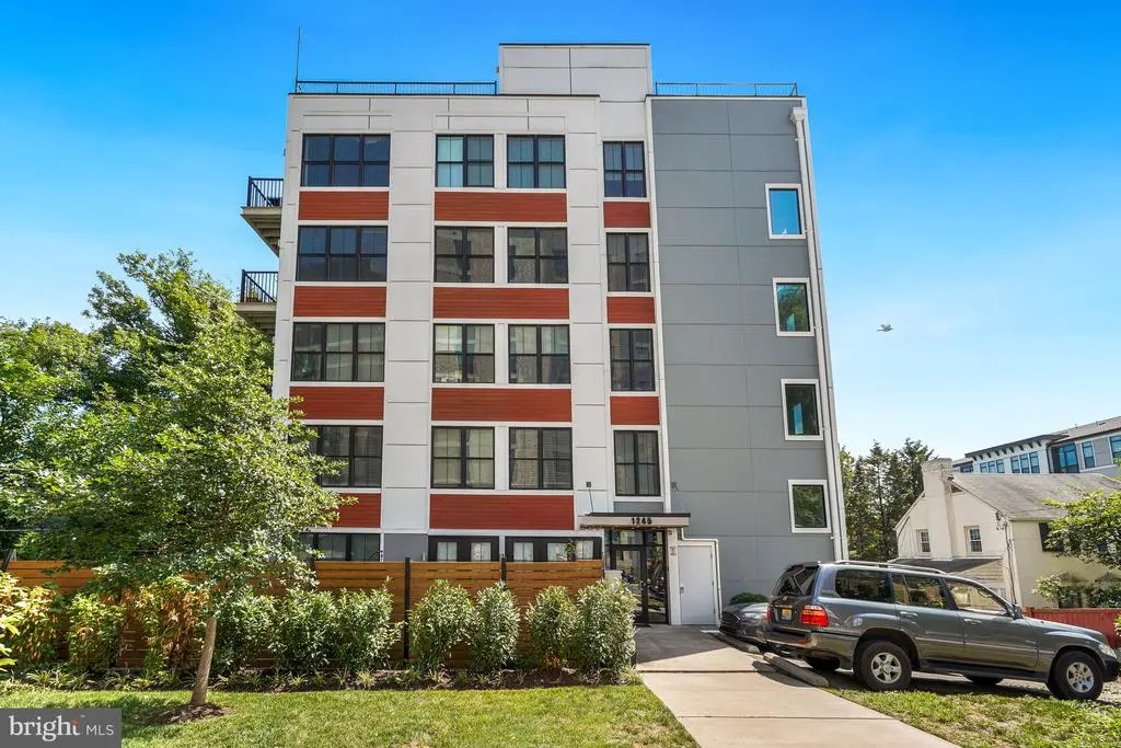 1245 N Pierce St #8, ARLINGTON