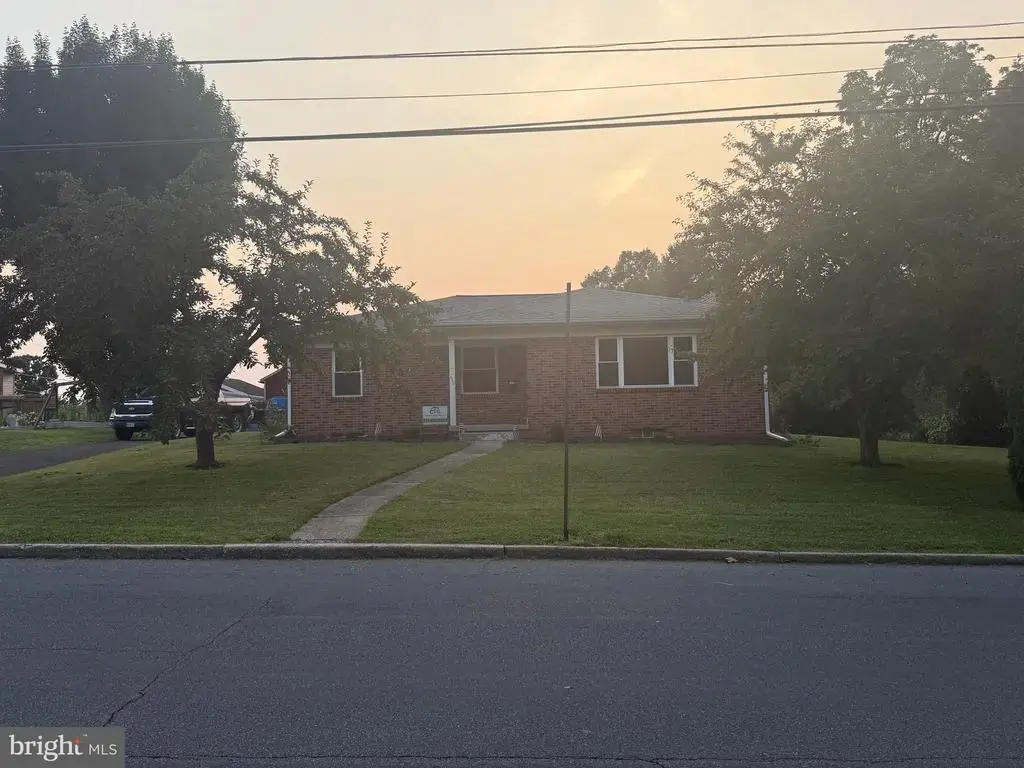 462 N Pleasant Ave, DALLASTOWN