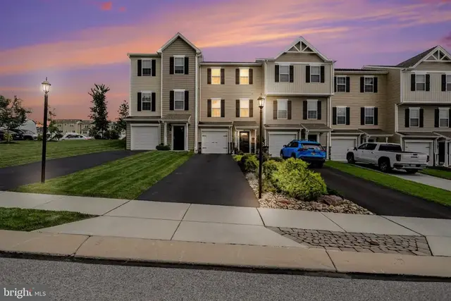 82 Ayrshire Dr, Hanover