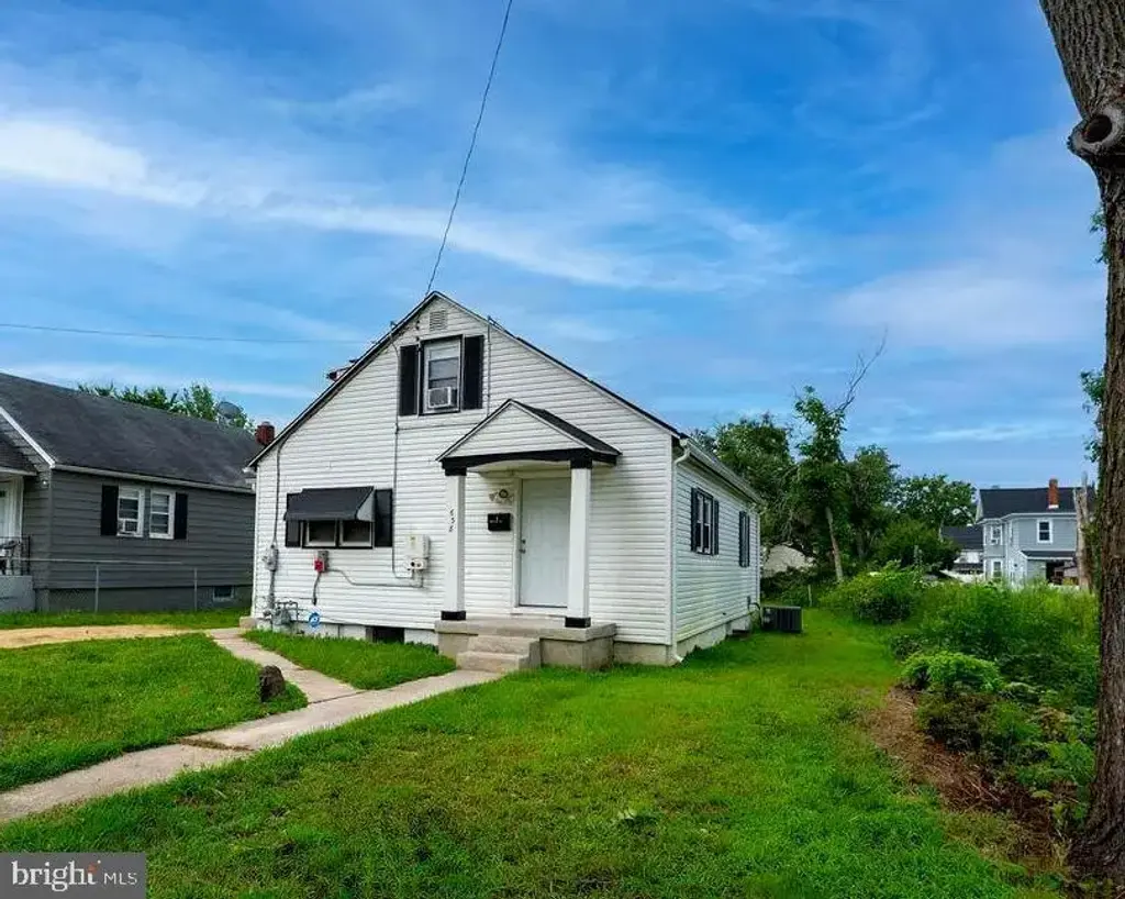638 S 3rd St, MILLVILLE