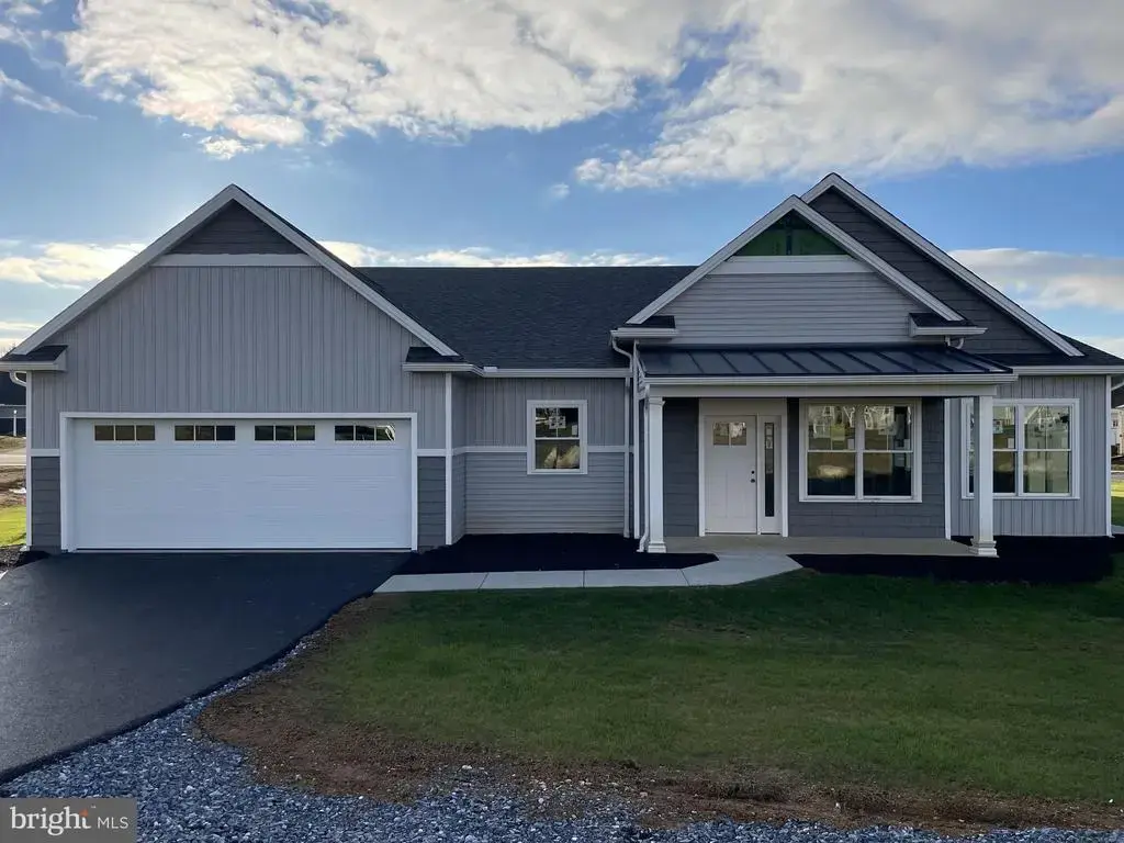 82 South Village Cir #238, PALMYRA