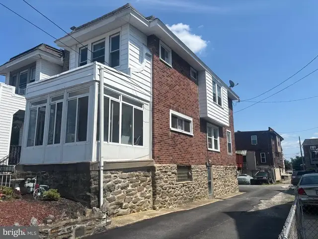 800 Connell Ave, Lansdowne