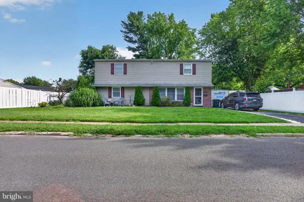 2741 Fernwood Ave, ABINGTON