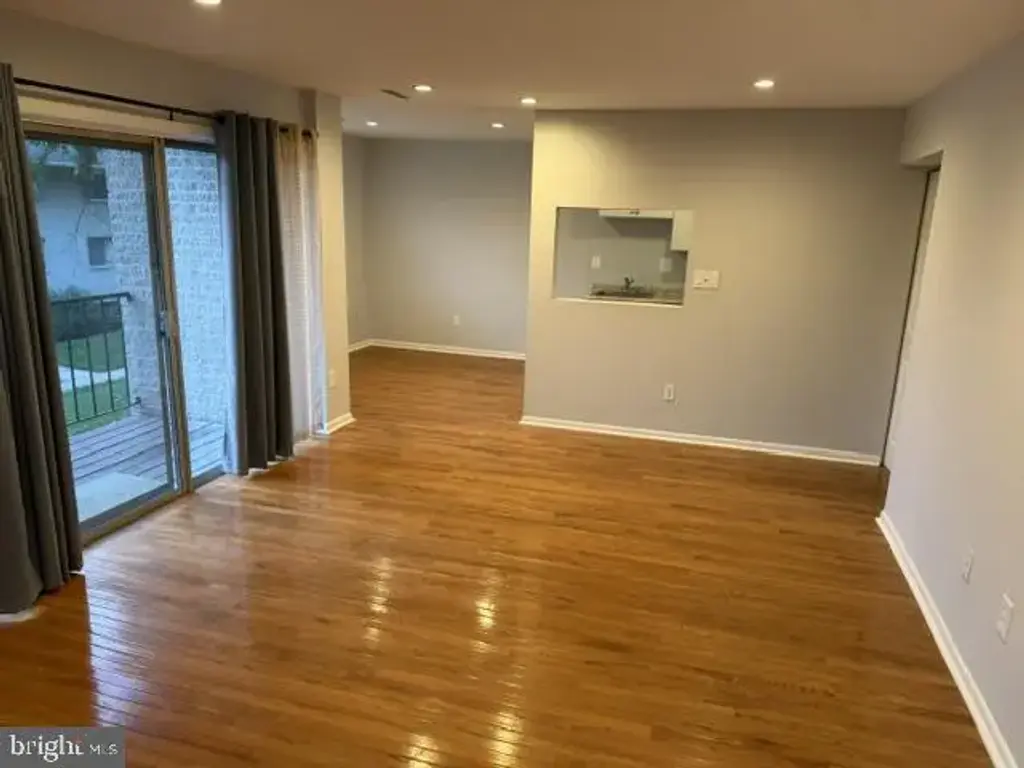 5424 85th #102, HYATTSVILLE