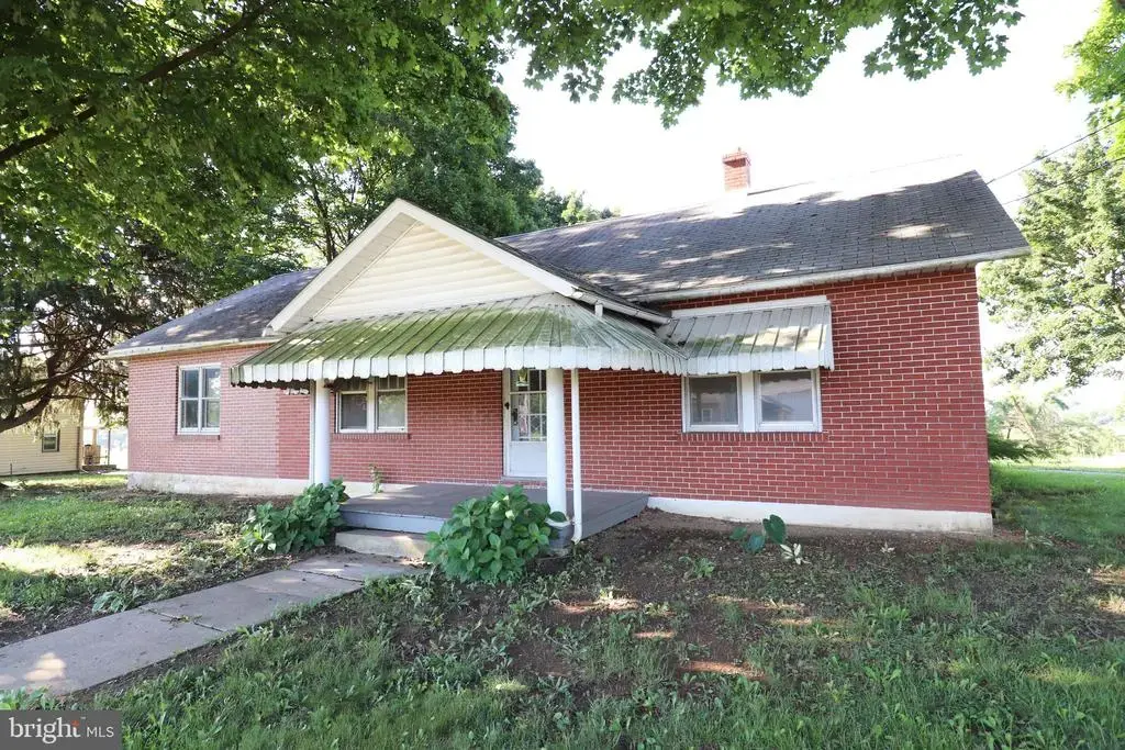 634 E 28th Division Hwy, LITITZ