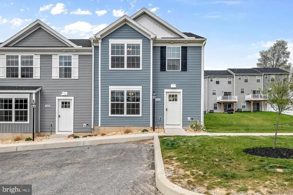 157 Spanglers Mill Rd #201, NEW CUMBERLAND