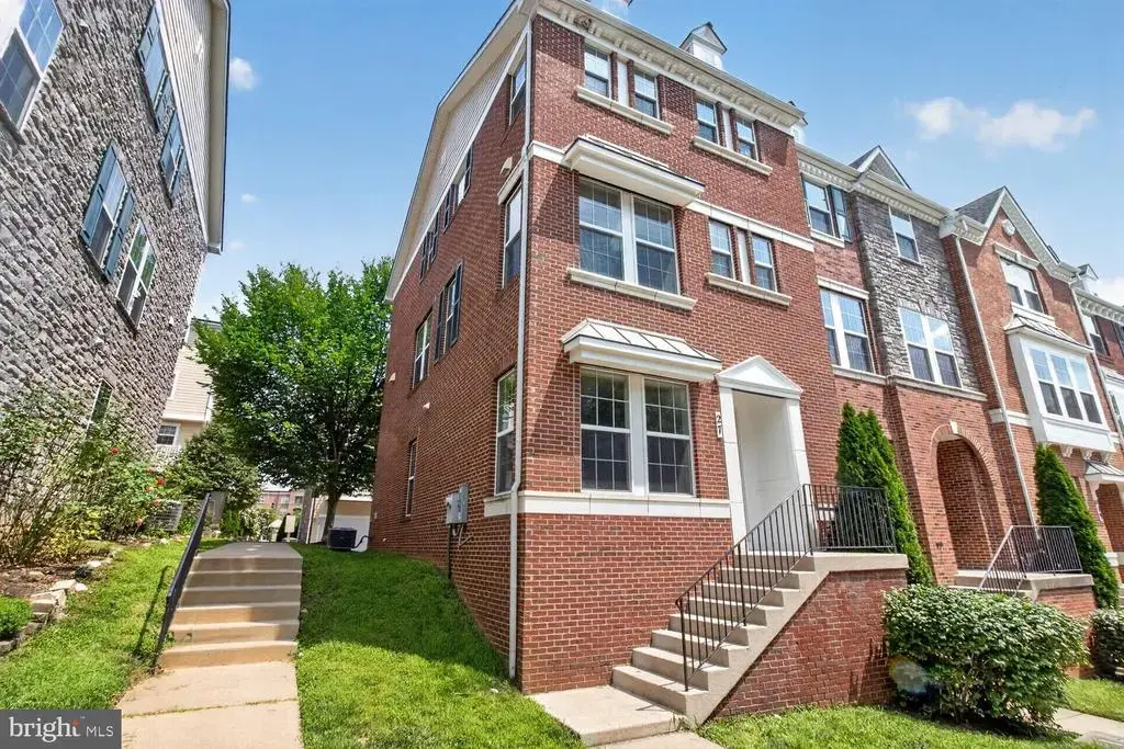 27 Fairbanks Dr, GAITHERSBURG