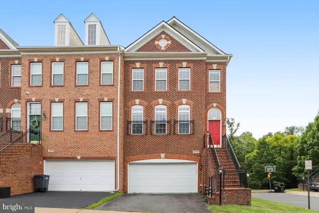 2463 Silk Ct, Herndon